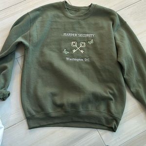Unisex crewneck sweater. Harper security army green